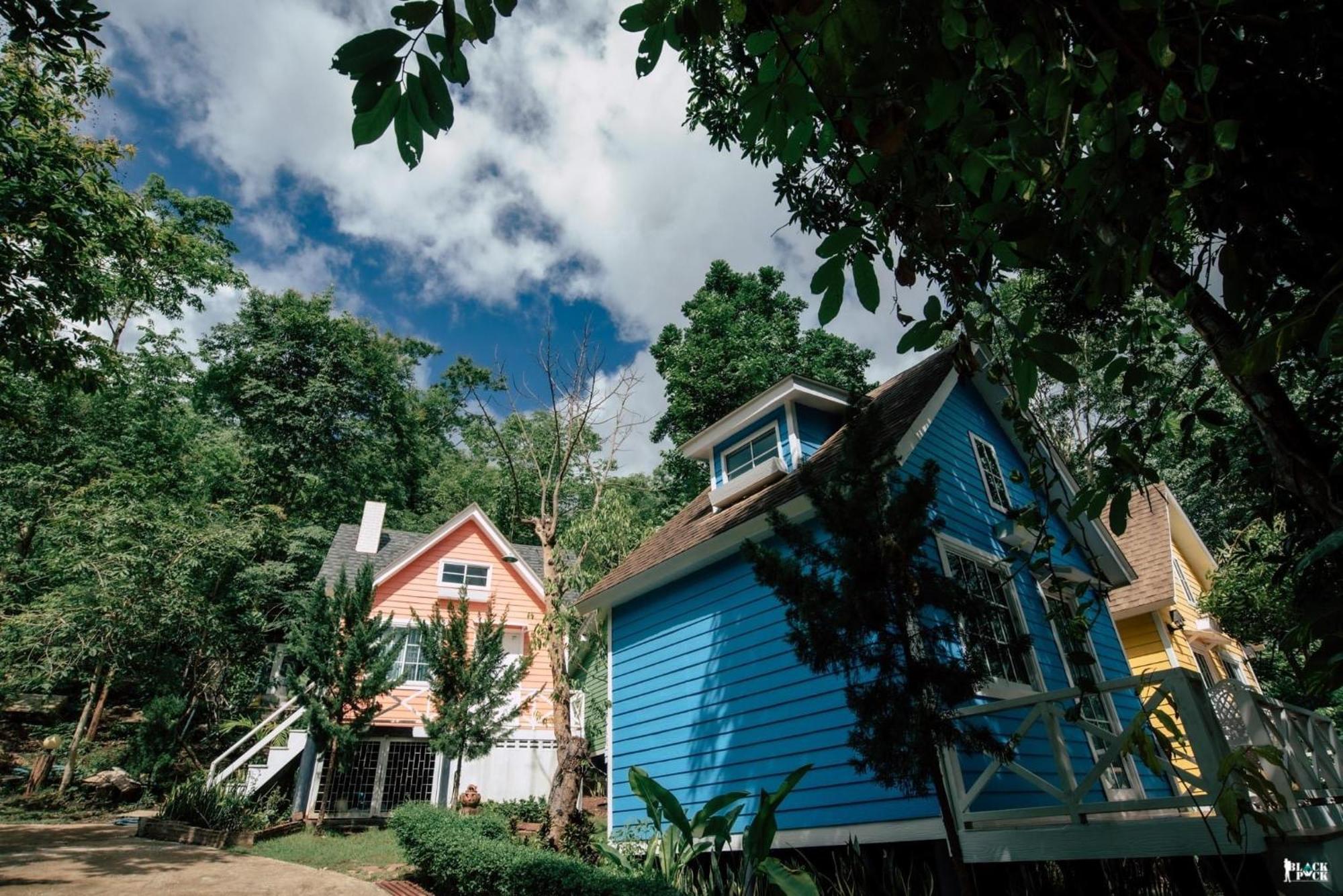 Suriyan Villa Erawan Kanchanaburi สุริยัน วิลล่า เอราวัณ กาญจนบุรี Tha Kradan Esterno foto