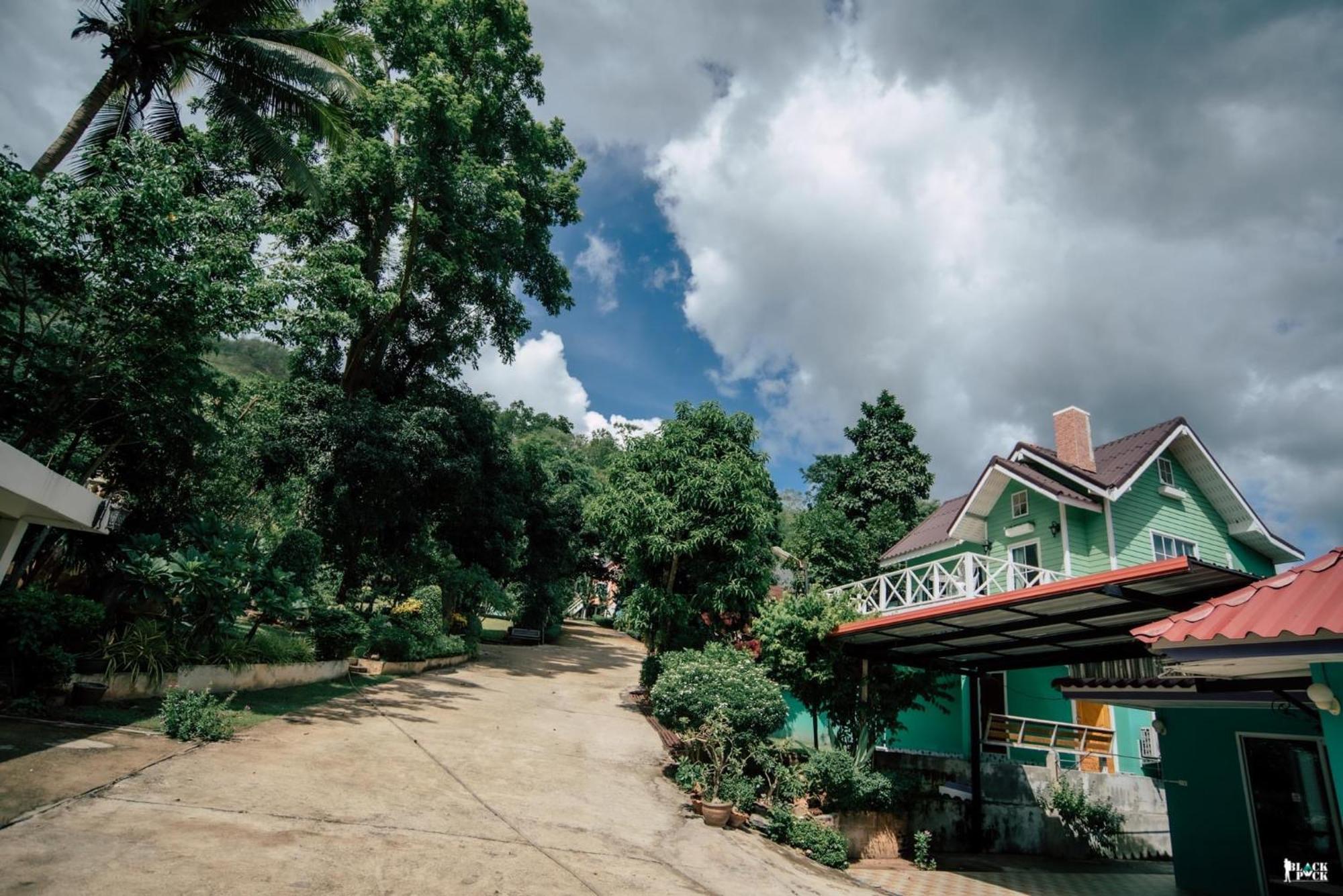 Suriyan Villa Erawan Kanchanaburi สุริยัน วิลล่า เอราวัณ กาญจนบุรี Tha Kradan Esterno foto