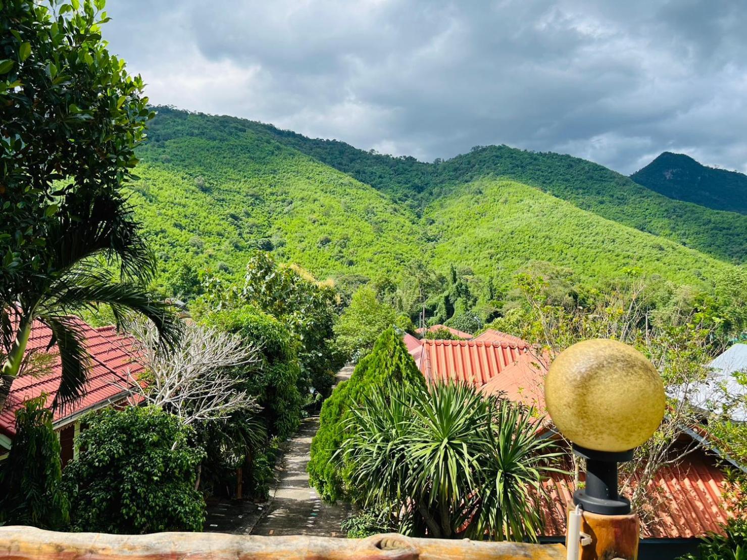 Suriyan Villa Erawan Kanchanaburi สุริยัน วิลล่า เอราวัณ กาญจนบุรี Tha Kradan Esterno foto